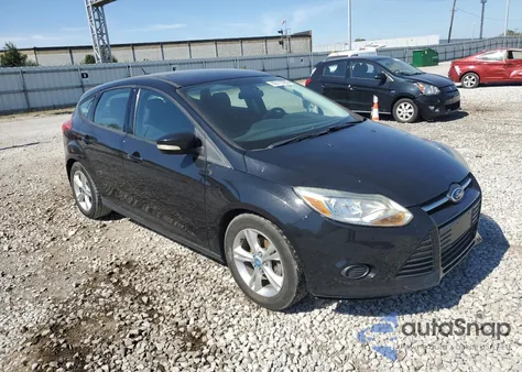 2014 Ford Focus Se z USA, uszkodzony, nr VIN 1FADP3K22EL174385